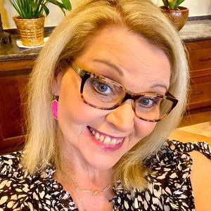 Meet your Posher, Karla